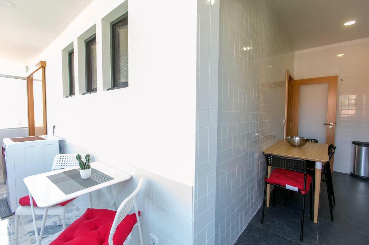 Friends & Family Tree Apartment Porto Luaran gambar